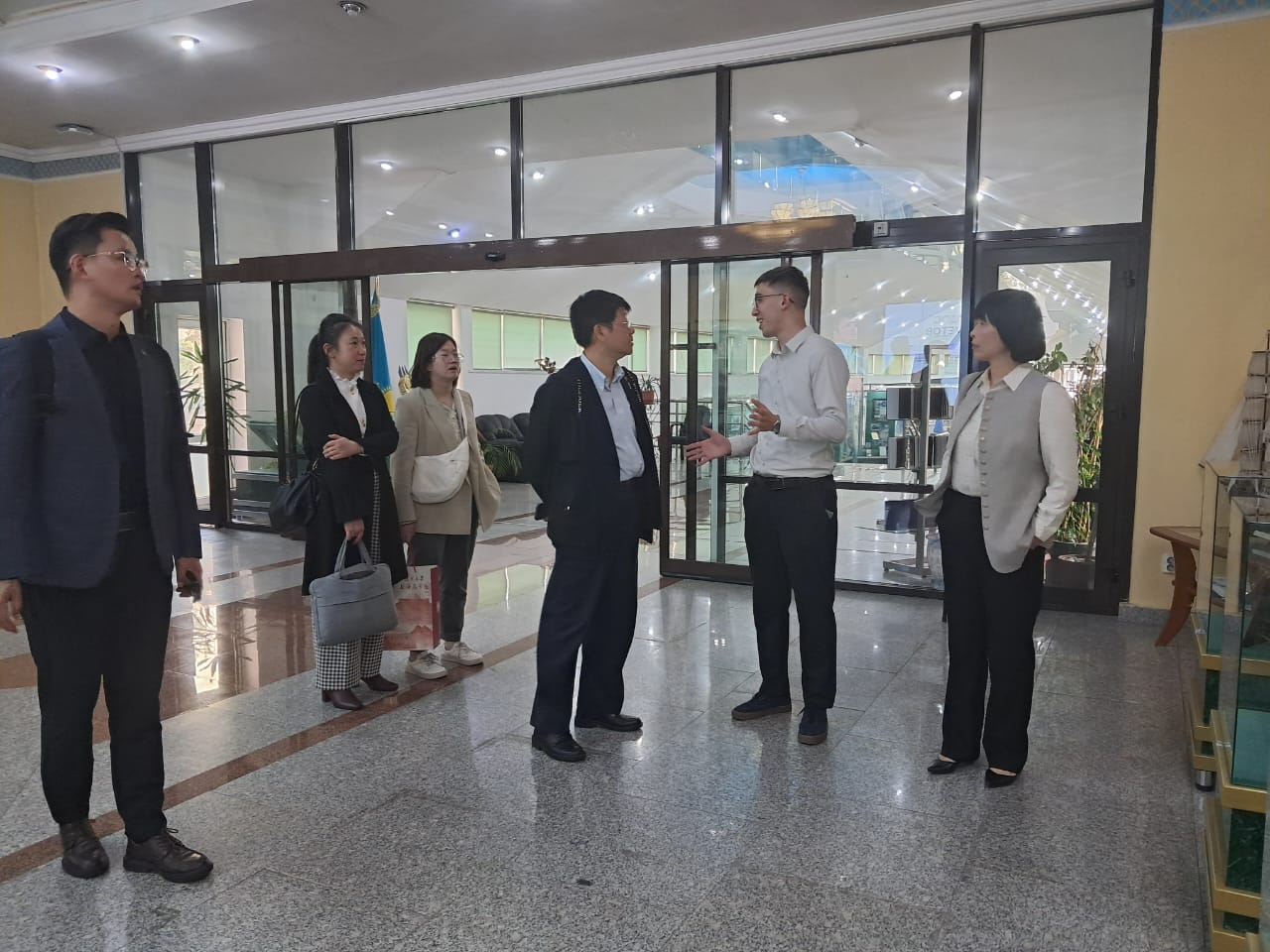 A delegation from China visited the KazNU Museum